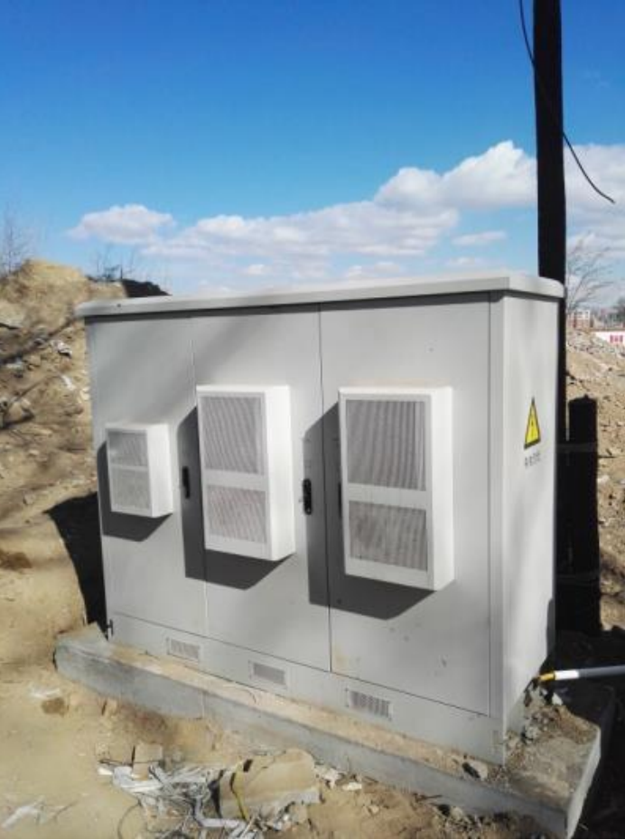 water-ingress-testing-mount-on-an-even-cement-plinth.png
